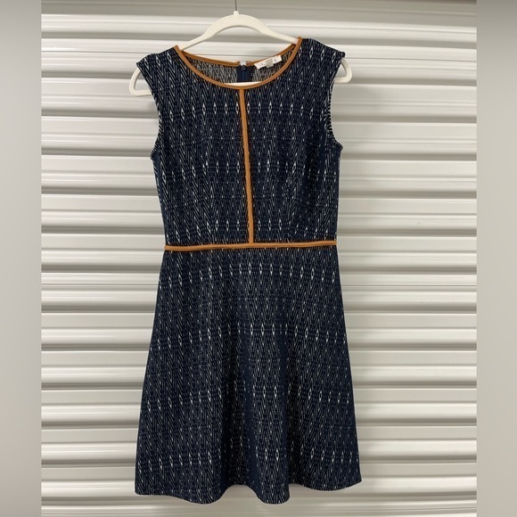 THML Dresses & Skirts - THML Elegant Navy and Orange Sleeveless Dress Size S